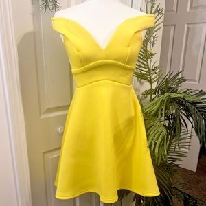 CALS Off-the-shoulder Yellow Midi Dress